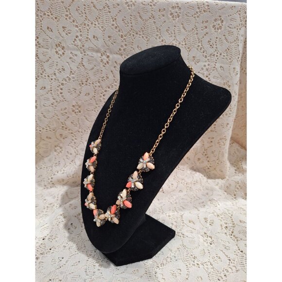 NWT J.Crew Gold-Tone Statement Necklace With Coral & Cream Floral  Motif - Picture 4 of 8